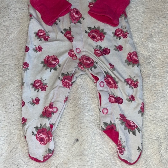 (2 for $10) kushies floral footie/ sleeper - Picture 3 of 4